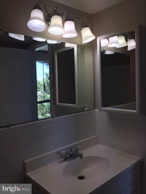 3952 Bel Pre Road, Unit 7 Silver Spring, MD 20906 - Photo 17 of 27 1st Bathroom