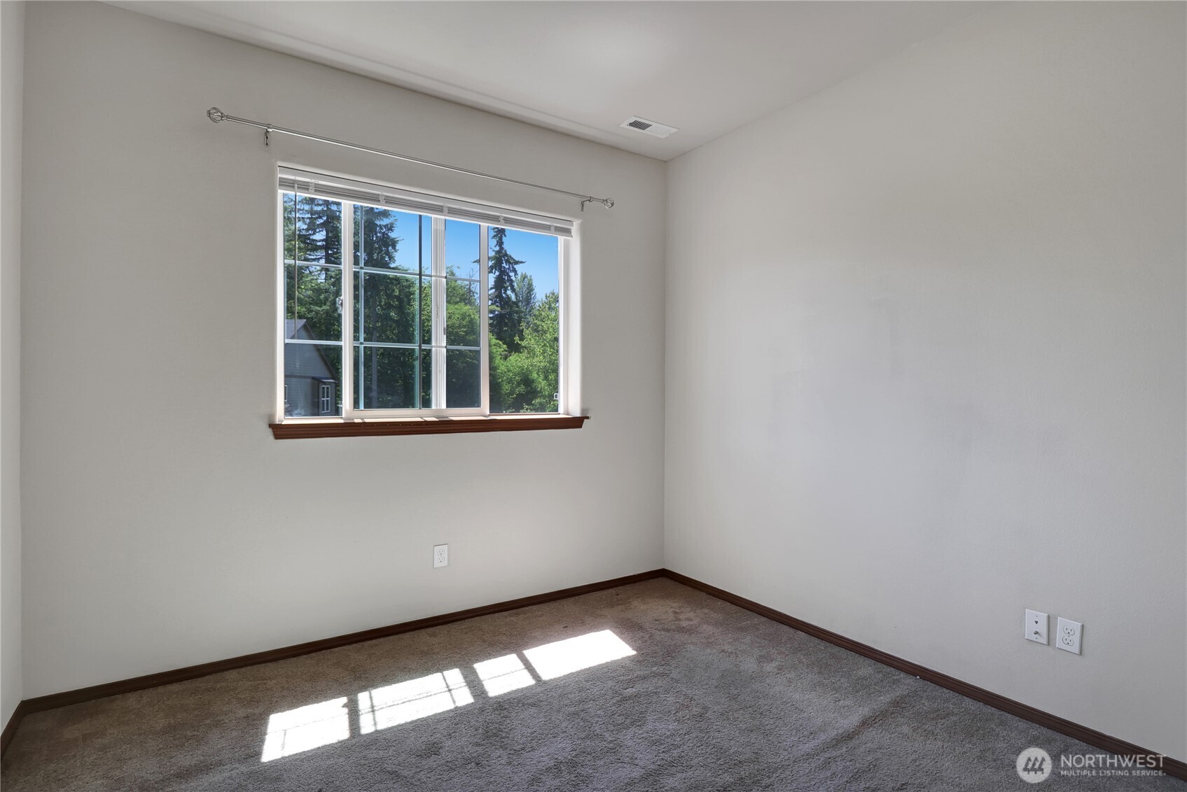 1748 View Point Court Southwest Tumwater, WA 98512 - Photo 11 of 37