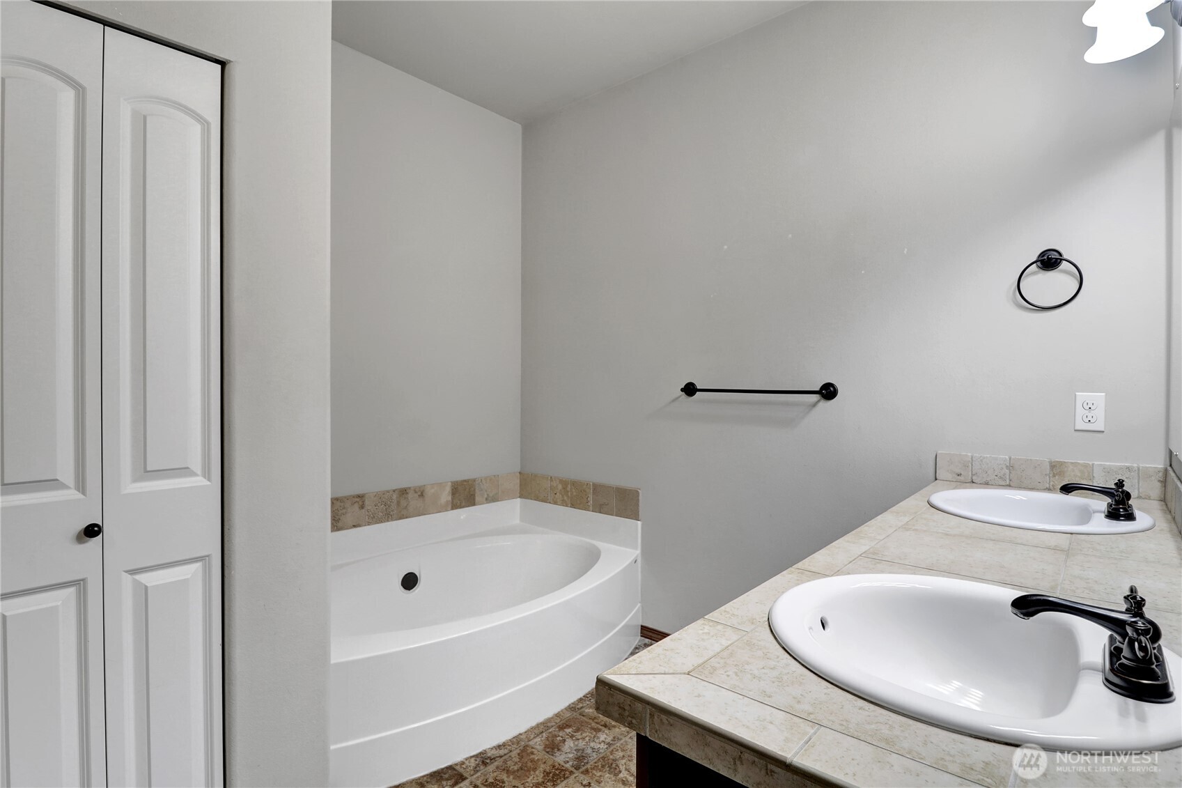 1748 View Point Court Southwest Tumwater, WA 98512 - Photo 20 of 37