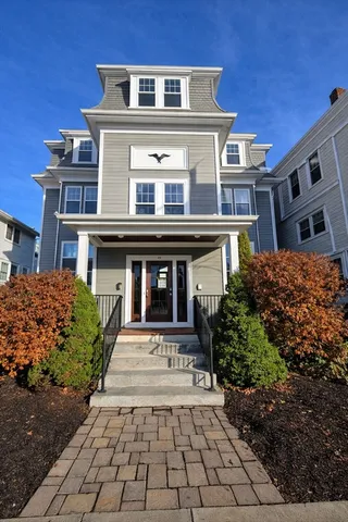 $2,850 | 214-216 East Eagle Street, Unit 6, Boston, MA 02128