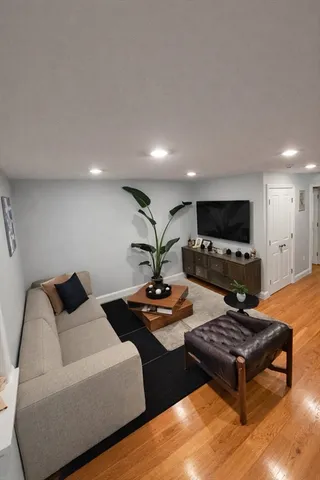 $2,850 | 214-216 East Eagle Street, Unit 6, Boston, MA 02128