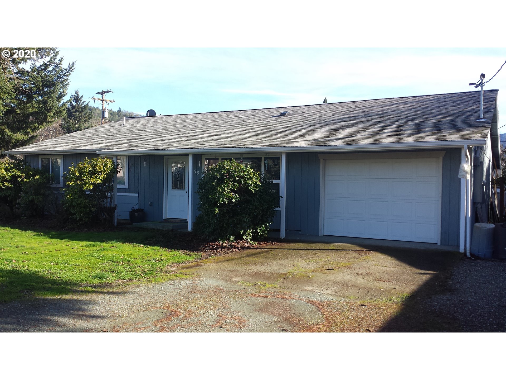 595 East 2nd Avenue Riddle, OR 97469 - Photo 1 of 28