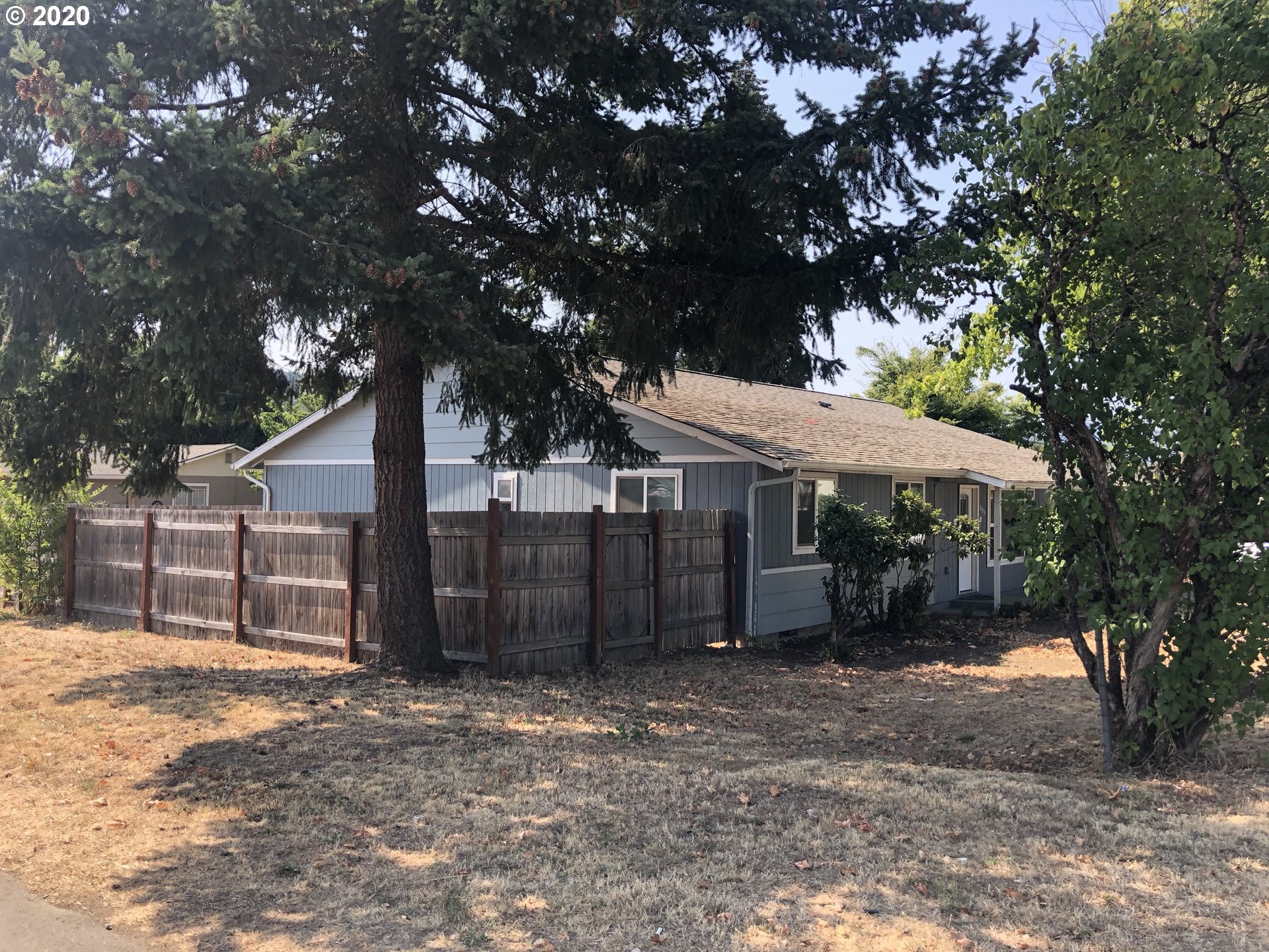 595 East 2nd Avenue Riddle, OR 97469 - Photo 5 of 28