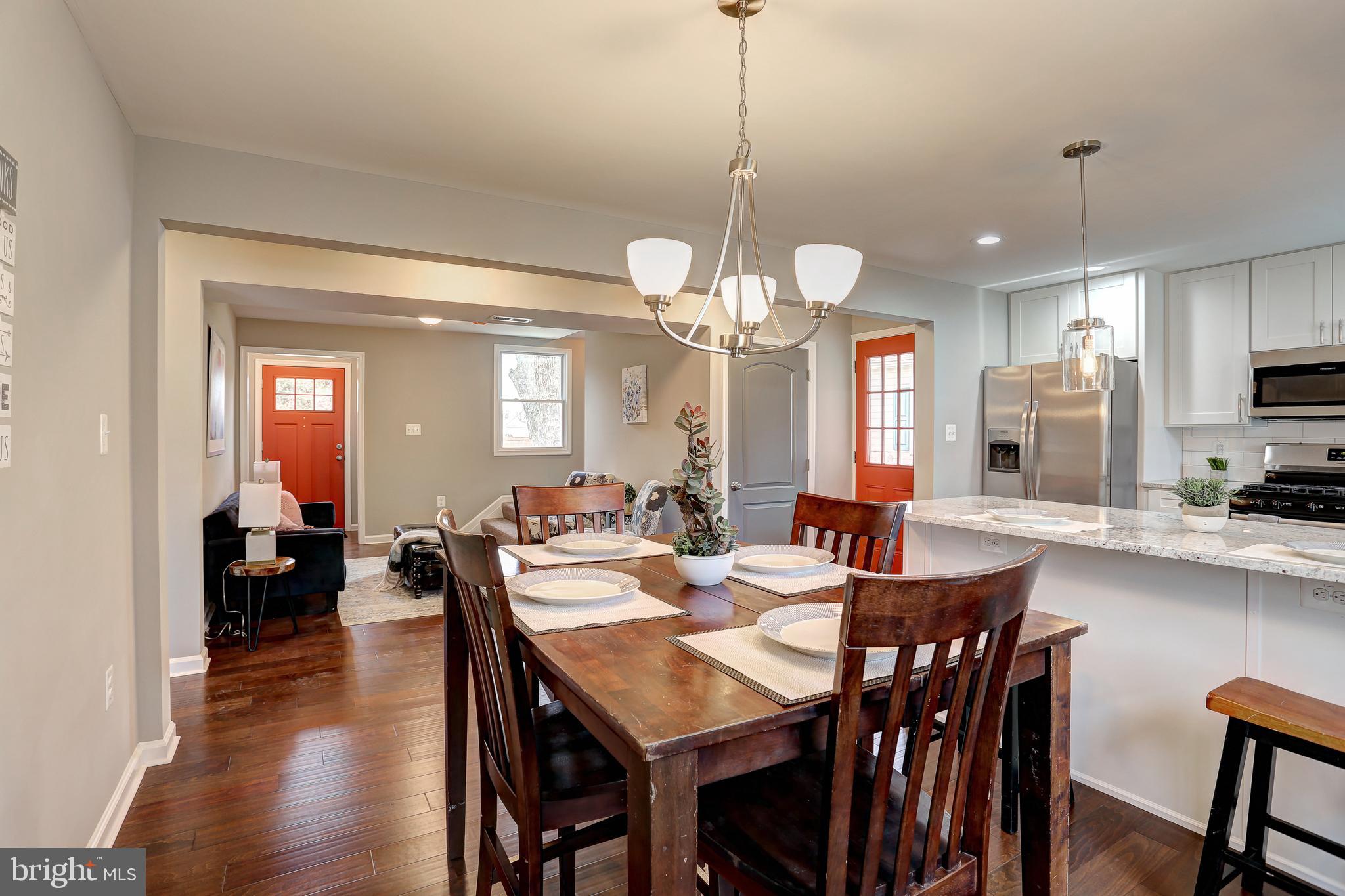 711 Cresswell Road Baltimore, MD 21225 - Photo 12 of 20 Dining room
