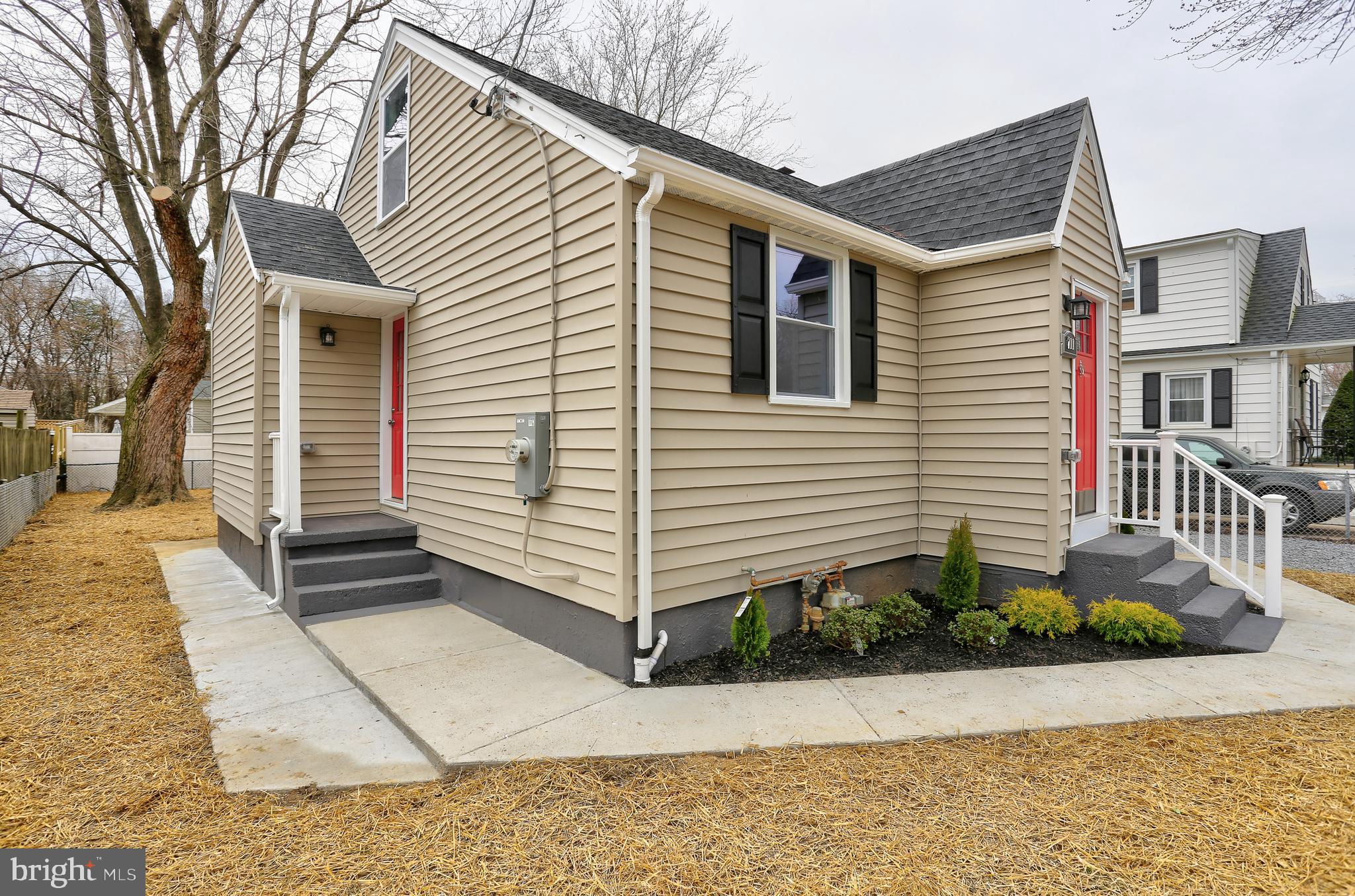 711 Cresswell Road Baltimore, MD 21225 - Photo 4 of 20 Side view