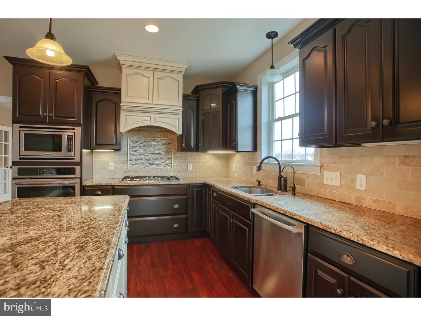 1403 Springhouse Road Reading, PA 19608 - Photo 8 of 25