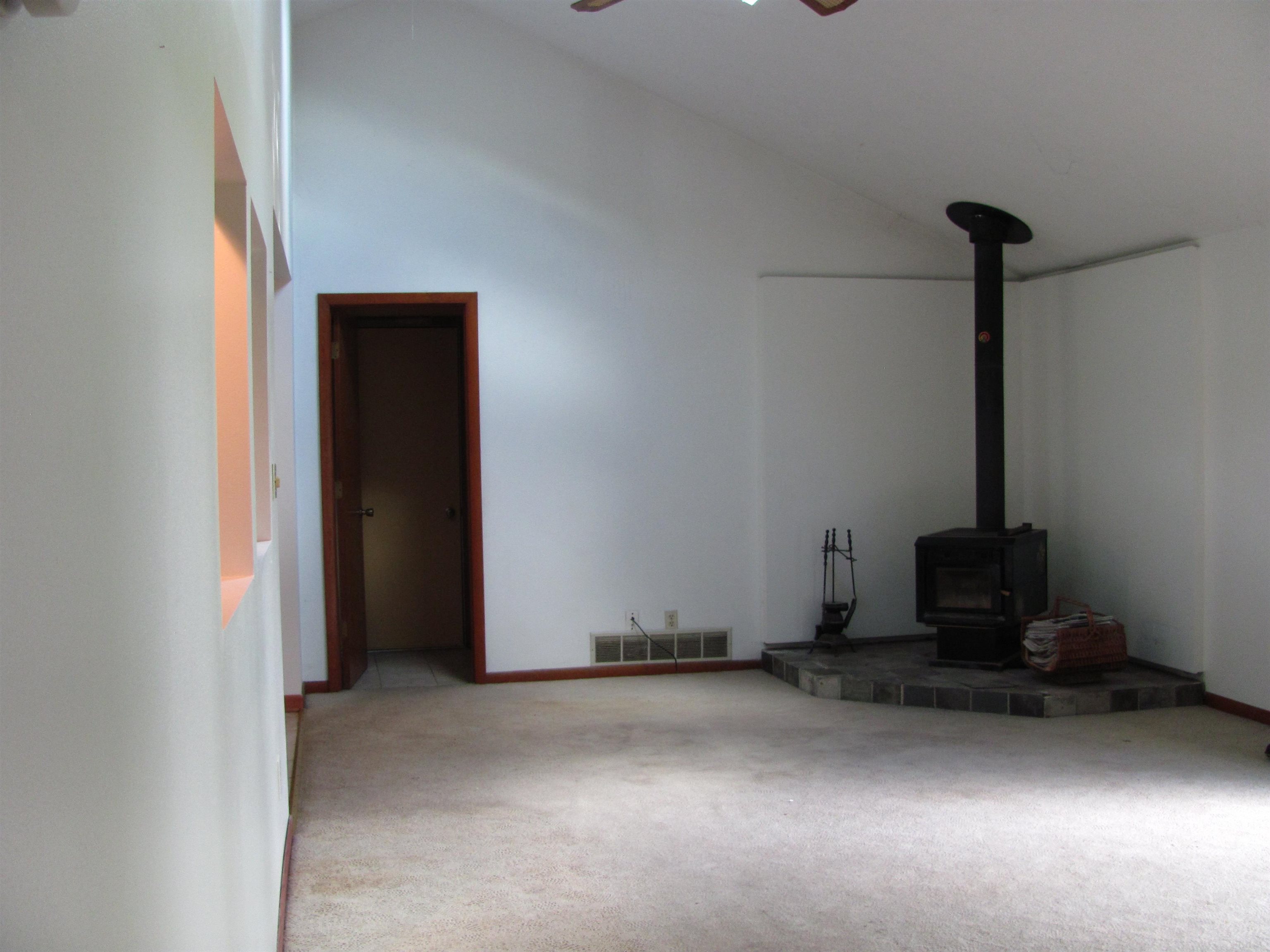 6159 Prairie Road Rockford, IL 61102 - Photo 20 of 47 a view of an empty room