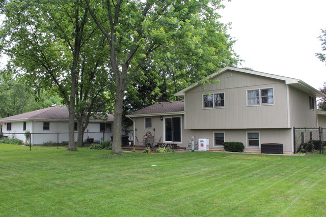 836 Stonegate Road New Lenox, IL 60451 - Photo 21 of 25