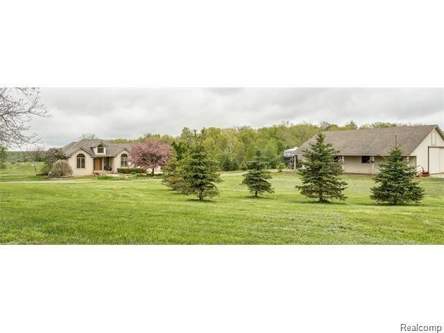 3306 West Sutton Road Lapeer, MI 48446 - Photo 7 of 32 frt.jpg