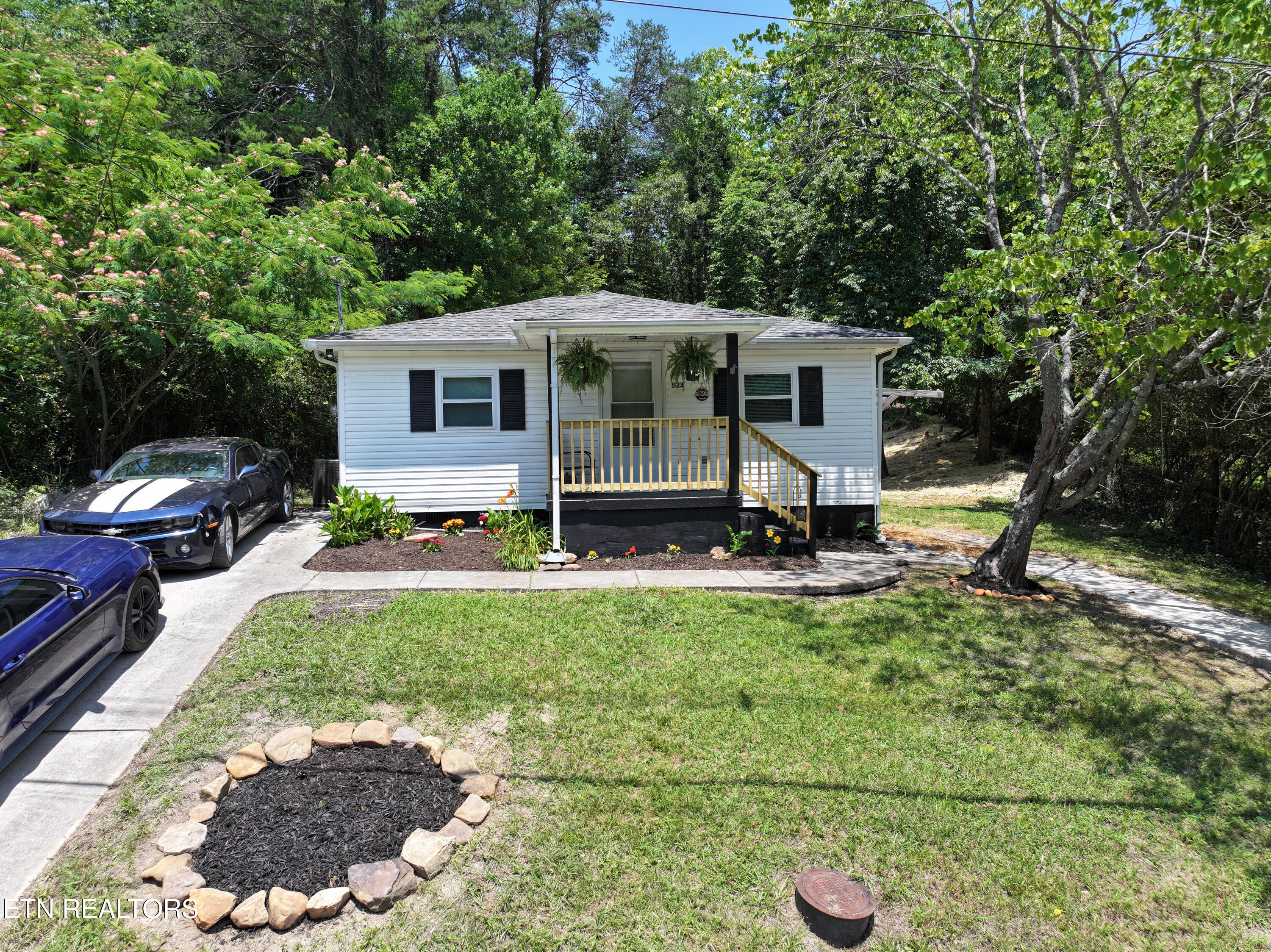 523 West Broad Street Clinton, TN 37716 - Photo 1 of 21 00 - Clinton TN