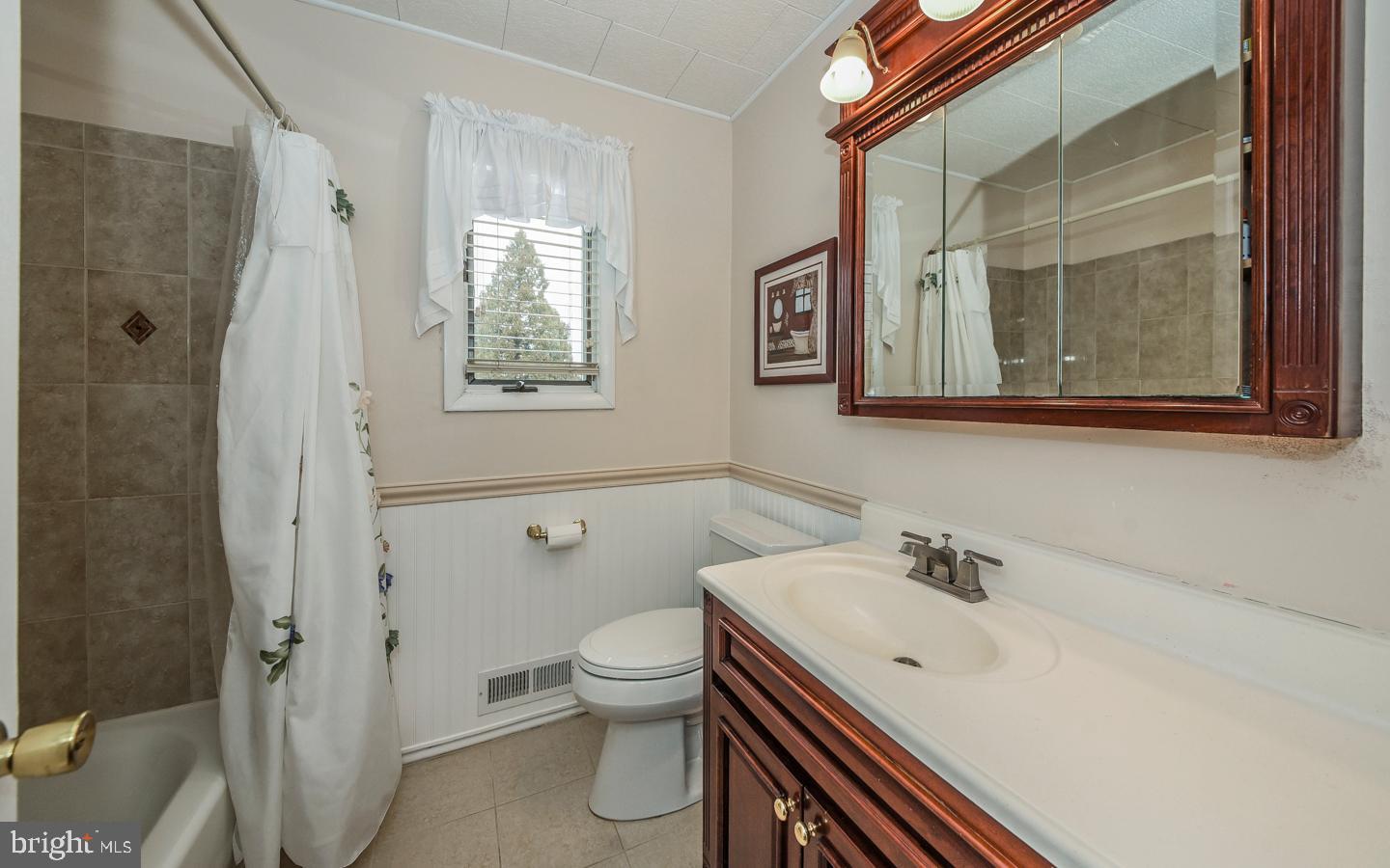 679 Stratford Road Warminster, PA 18974 - Photo 17 of 41 Gallery Image 17
