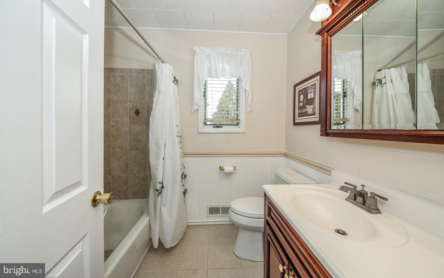 679 Stratford Road Warminster, PA 18974 - Photo 18 of 41 Gallery Image 18