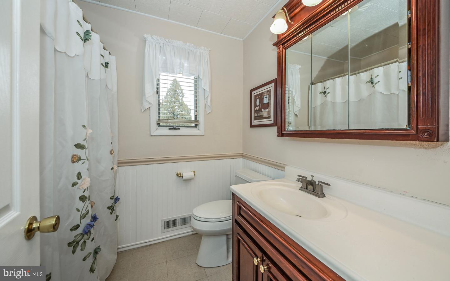 679 Stratford Road Warminster, PA 18974 - Photo 19 of 41 Gallery Image 19