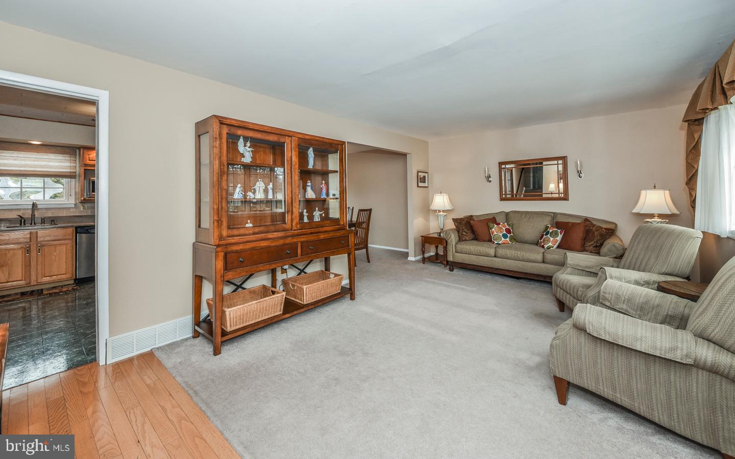 679 Stratford Road Warminster, PA 18974 - Photo 3 of 41 Gallery Image 3