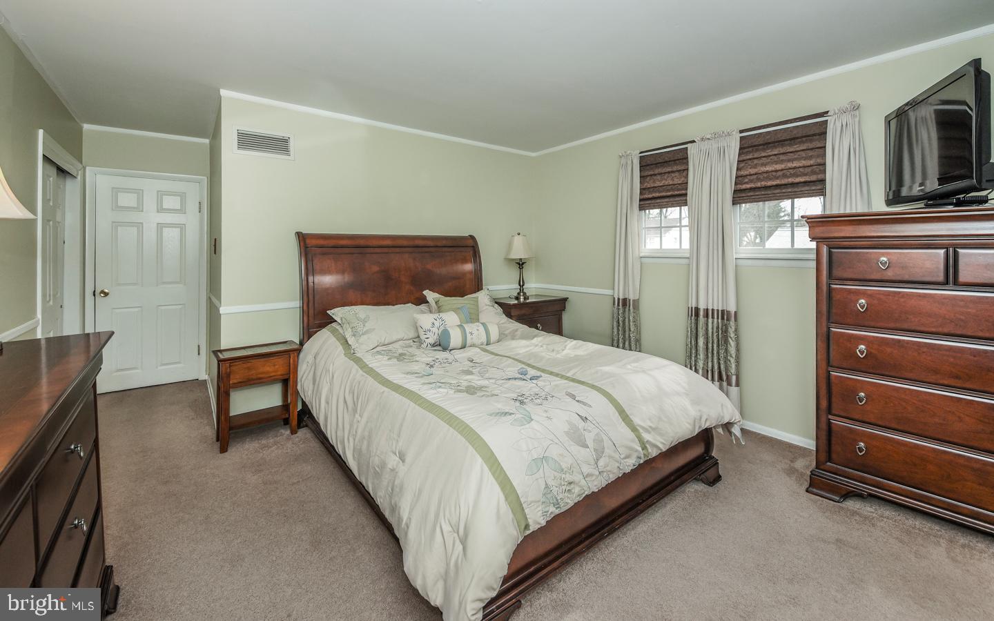 679 Stratford Road Warminster, PA 18974 - Photo 24 of 41 Gallery Image 24