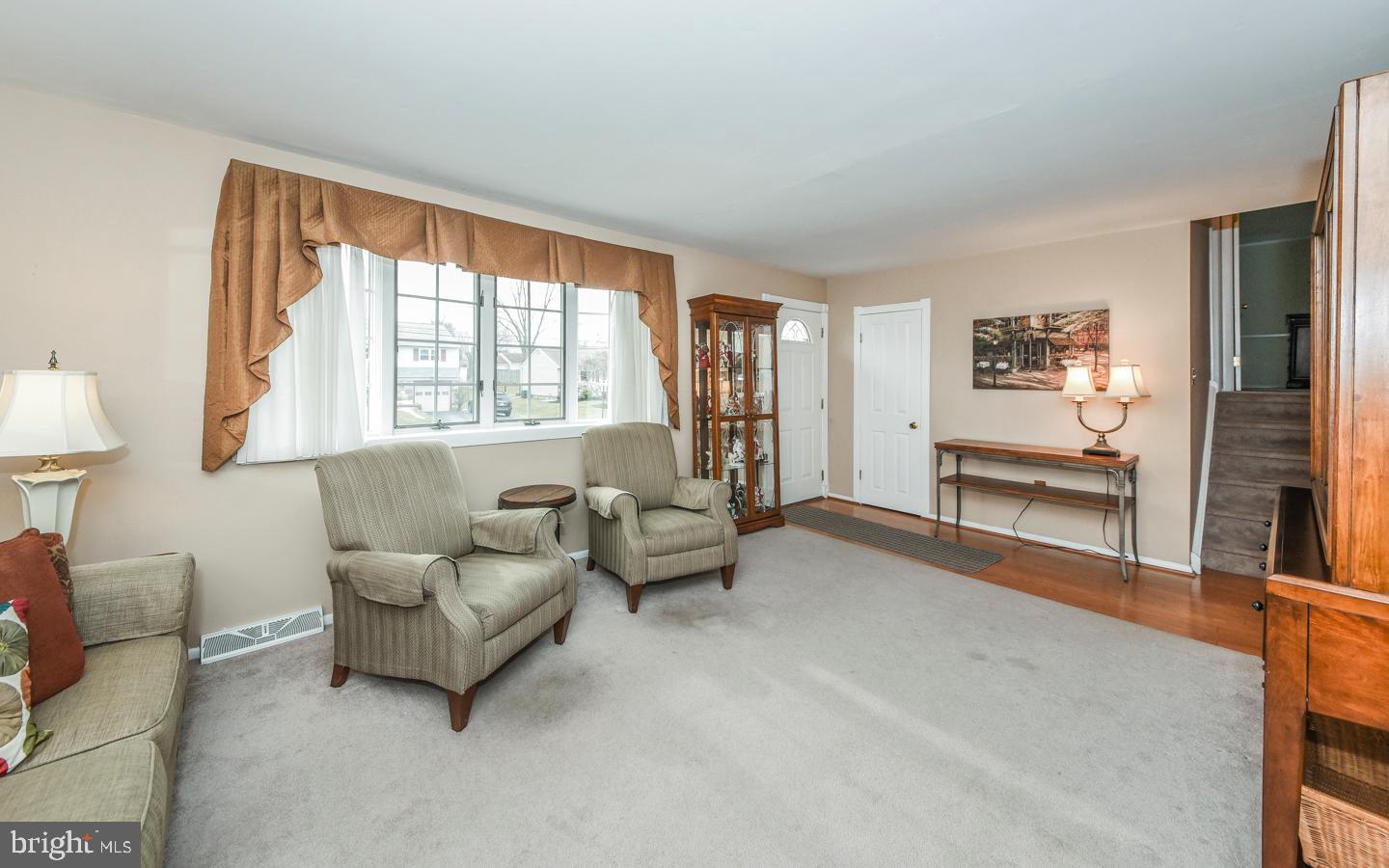 679 Stratford Road Warminster, PA 18974 - Photo 6 of 41 Gallery Image 6
