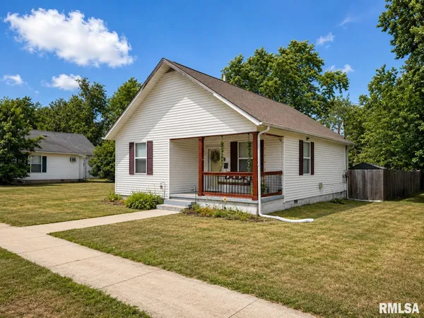 $109,900 | 1205 West Adams Street, Herrin, IL 62948
