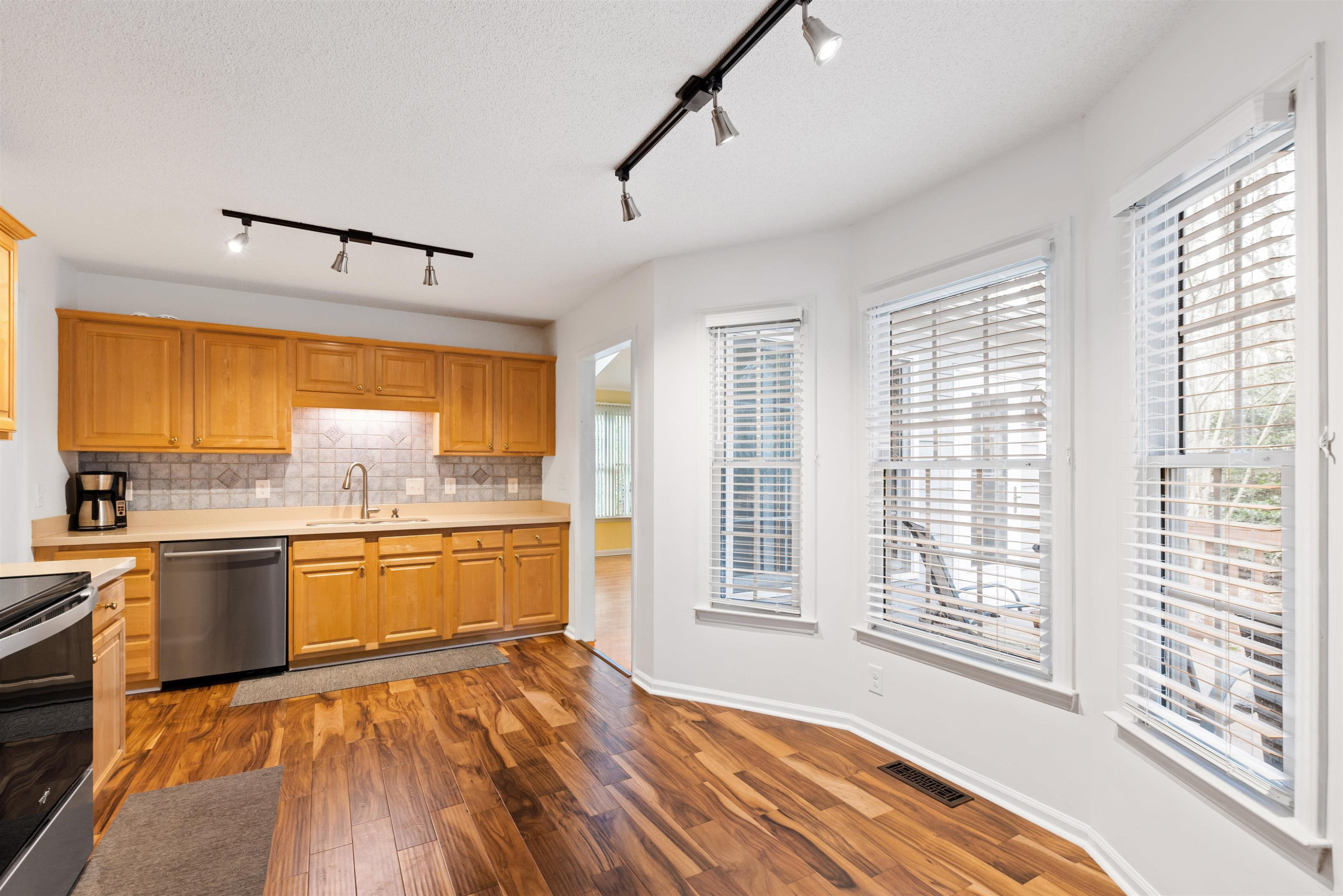 7908 Verona Place Raleigh, NC 27613 - Photo 20 of 40 Kitchen