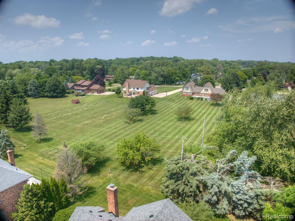 350 Belle Meade Road Troy, MI 48098 - Photo 13 of 63