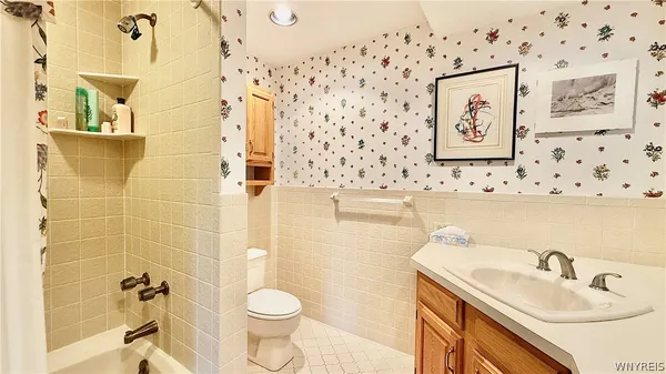 $849,999 | 6975 Sweetland Road, Evans, NY 14047