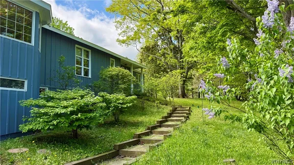 $849,999 | 6975 Sweetland Road, Evans, NY 14047