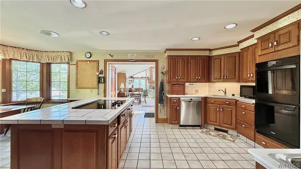 $849,999 | 6975 Sweetland Road, Evans, NY 14047