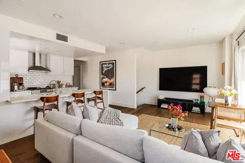 $1,449,000 | 1514 South Bedford Street, Los Angeles, CA 90035