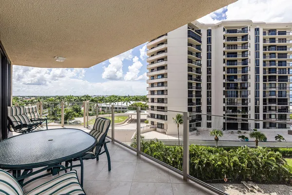 $1,195,000 | 176 South Collier Boulevard, Unit 607, Marco Island, FL 34145