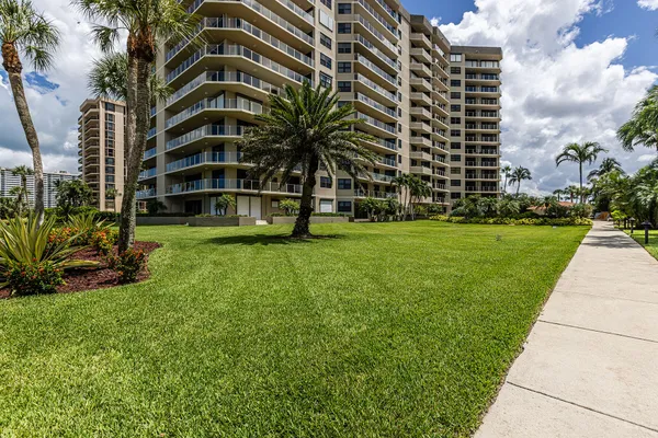 $1,195,000 | 176 South Collier Boulevard, Unit 607, Marco Island, FL 34145
