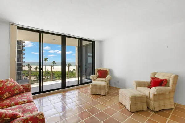 $1,195,000 | 176 South Collier Boulevard, Unit 607, Marco Island, FL 34145