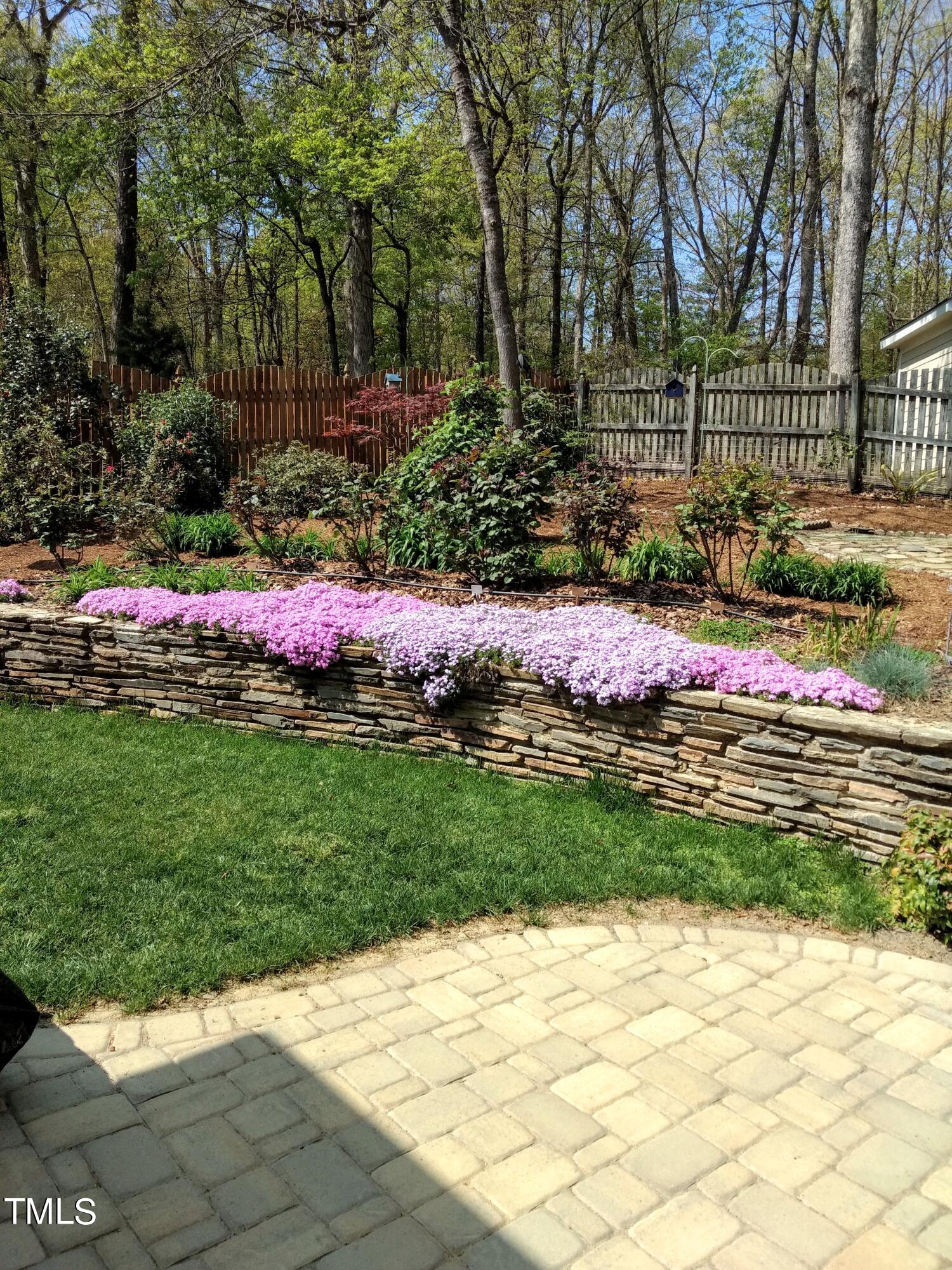 6601 Arbor Grande Way Raleigh, NC 27615 - Photo 43 of 48 43 Garden Wall 2
