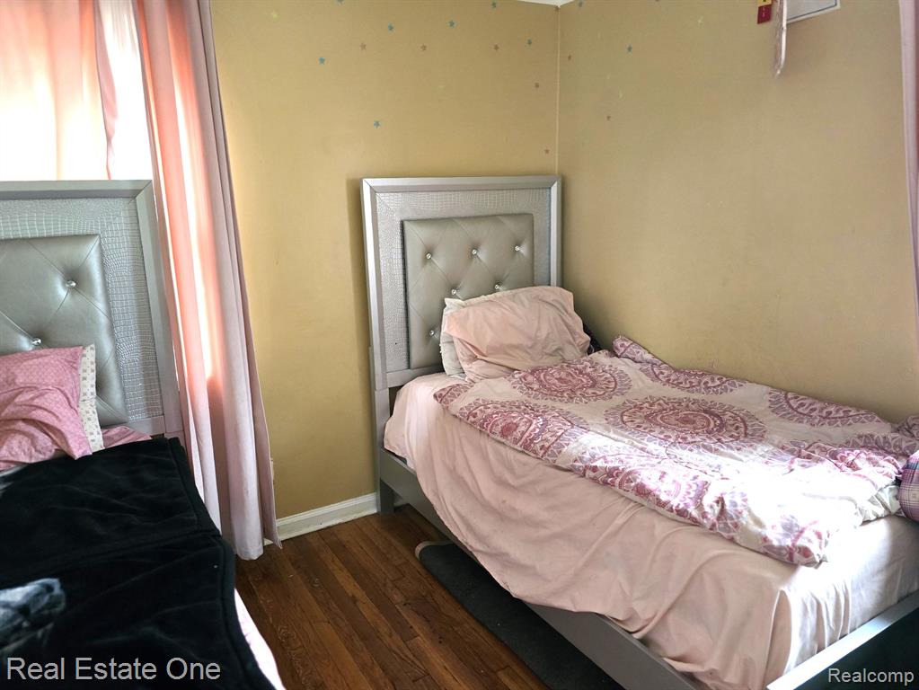 2137 Riverside Drive Dearborn, MI 48120 - Photo 10 of 20
