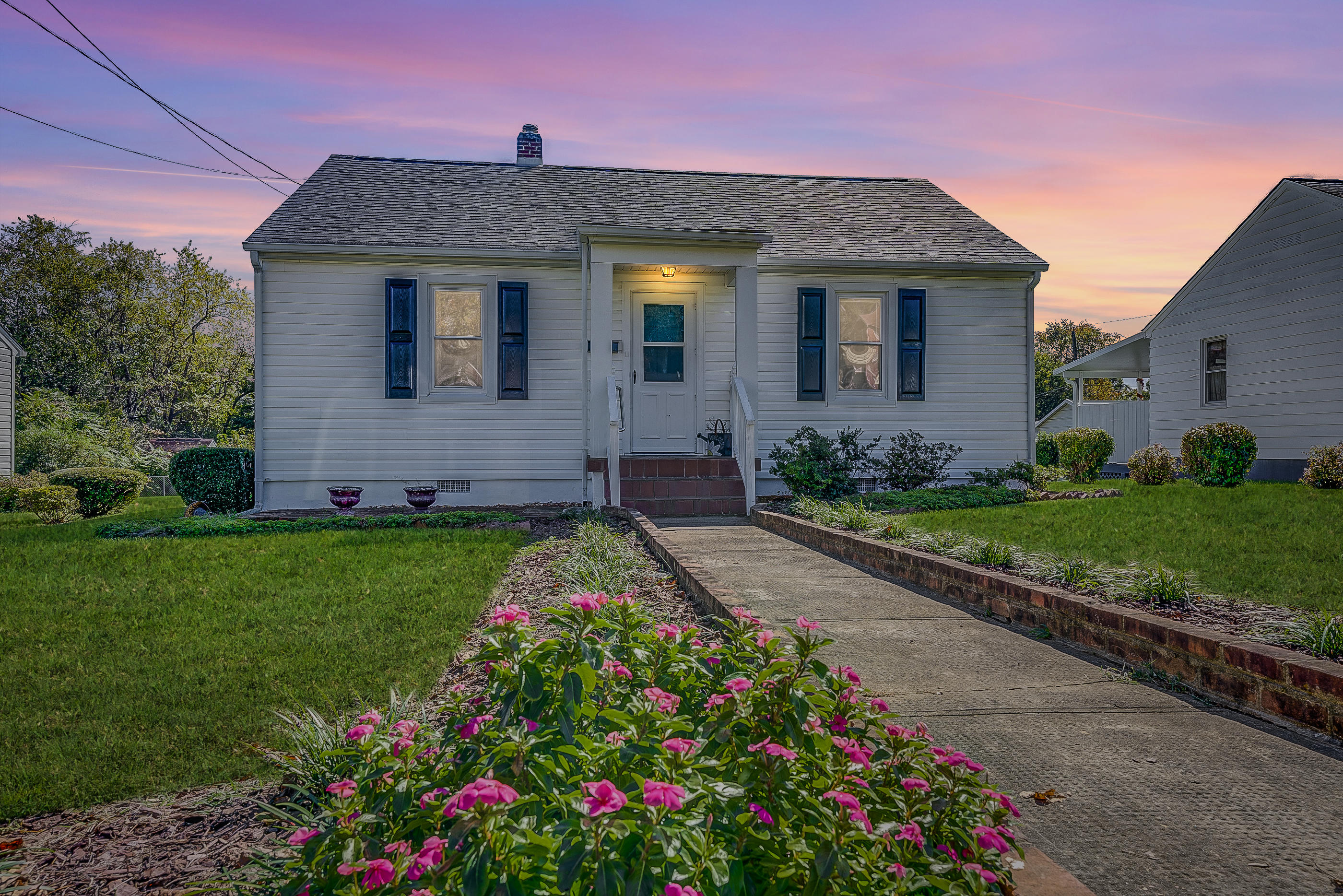 507 Fieldale Road Northeast Roanoke, VA 24012 - Photo 2 of 25 244 copy