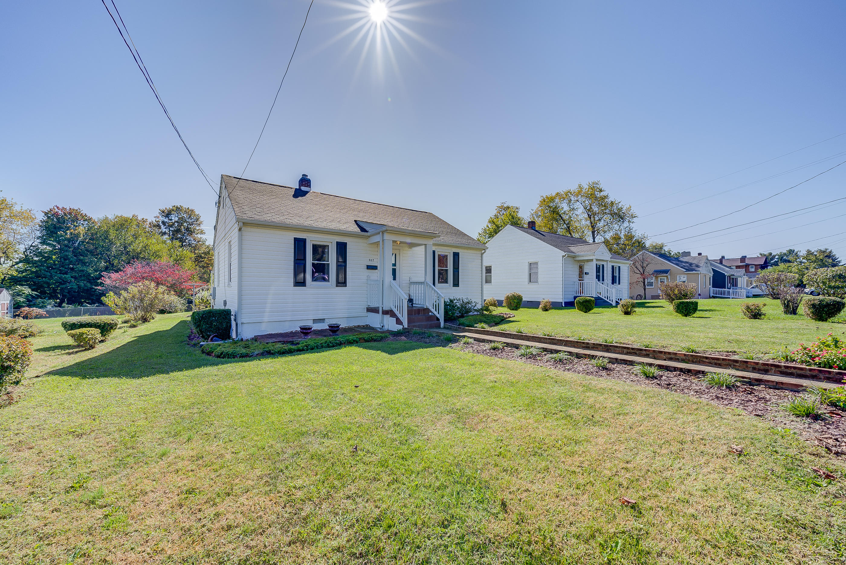 507 Fieldale Road Northeast Roanoke, VA 24012 - Photo 5 of 25 242