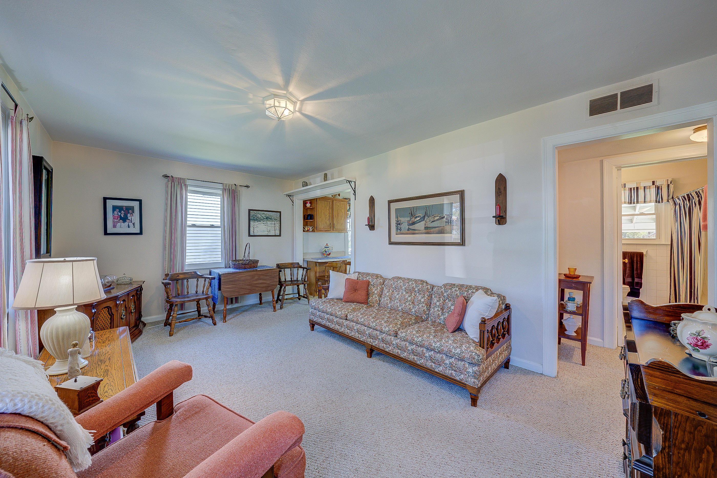 507 Fieldale Road Northeast Roanoke, VA 24012 - Photo 6 of 25 199
