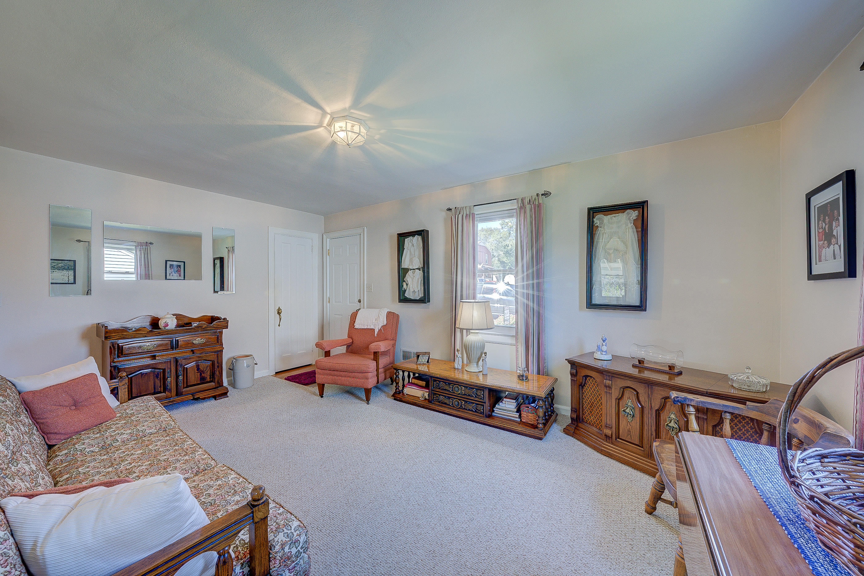 507 Fieldale Road Northeast Roanoke, VA 24012 - Photo 8 of 25 204