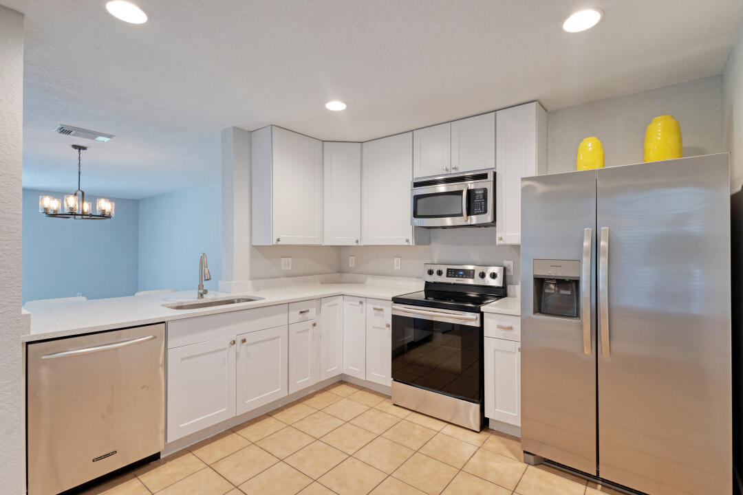 5309 Crossing Rocks Court Riviera Beach, FL 33407 - Photo 10 of 38 10