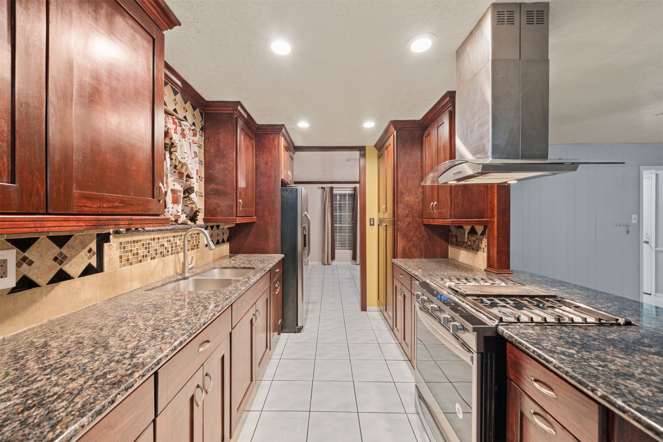 11226 Langdon Lane Houston, TX 77072 - Photo 11 of 25