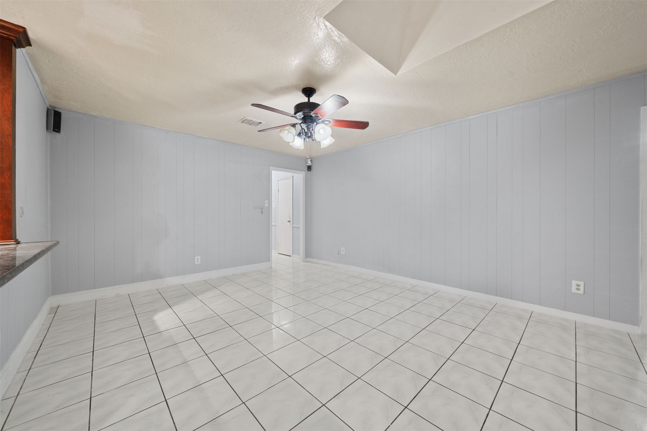 11226 Langdon Lane Houston, TX 77072 - Photo 6 of 25