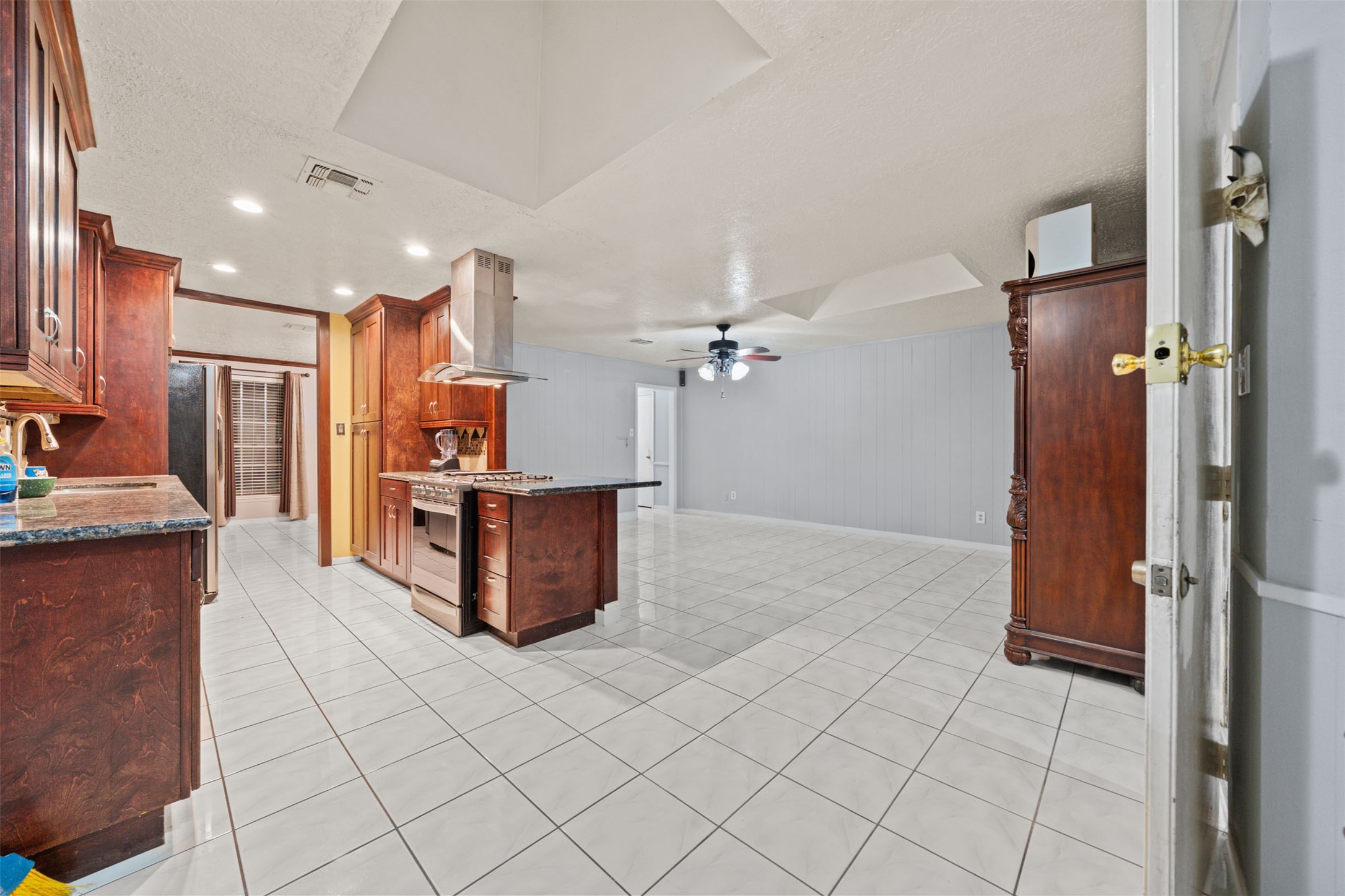 11226 Langdon Lane Houston, TX 77072 - Photo 9 of 25