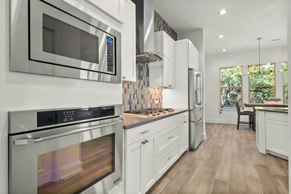 $699,000 | 8110 Ranch Road 2222, Unit 92, Austin, TX 78730