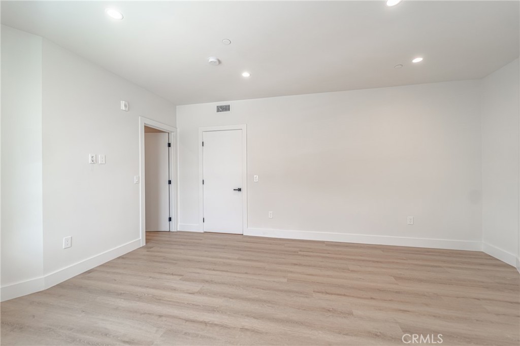 2828 London Street, Unit 307 Los Angeles, CA 90026 - Photo 17 of 30 Gallery Image 17