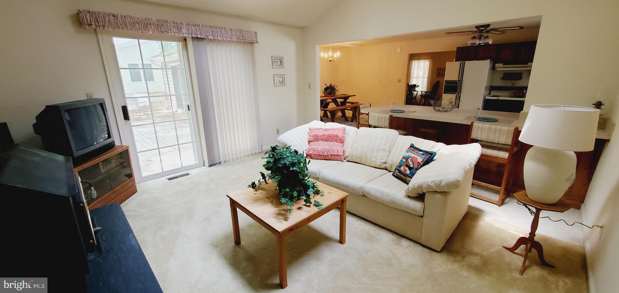 12 Gloucester Road Berlin, MD 21811 - Photo 12 of 29 Family rm open to Kitchen