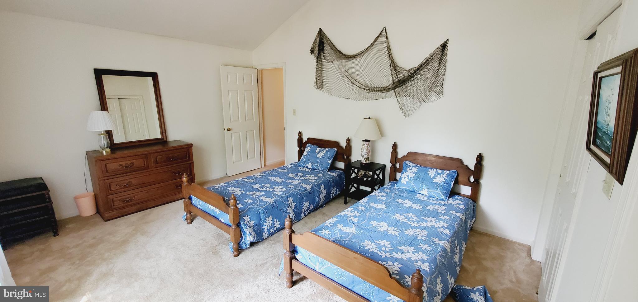 12 Gloucester Road Berlin, MD 21811 - Photo 16 of 29 Front Bedroom with Cathedral Ceiling