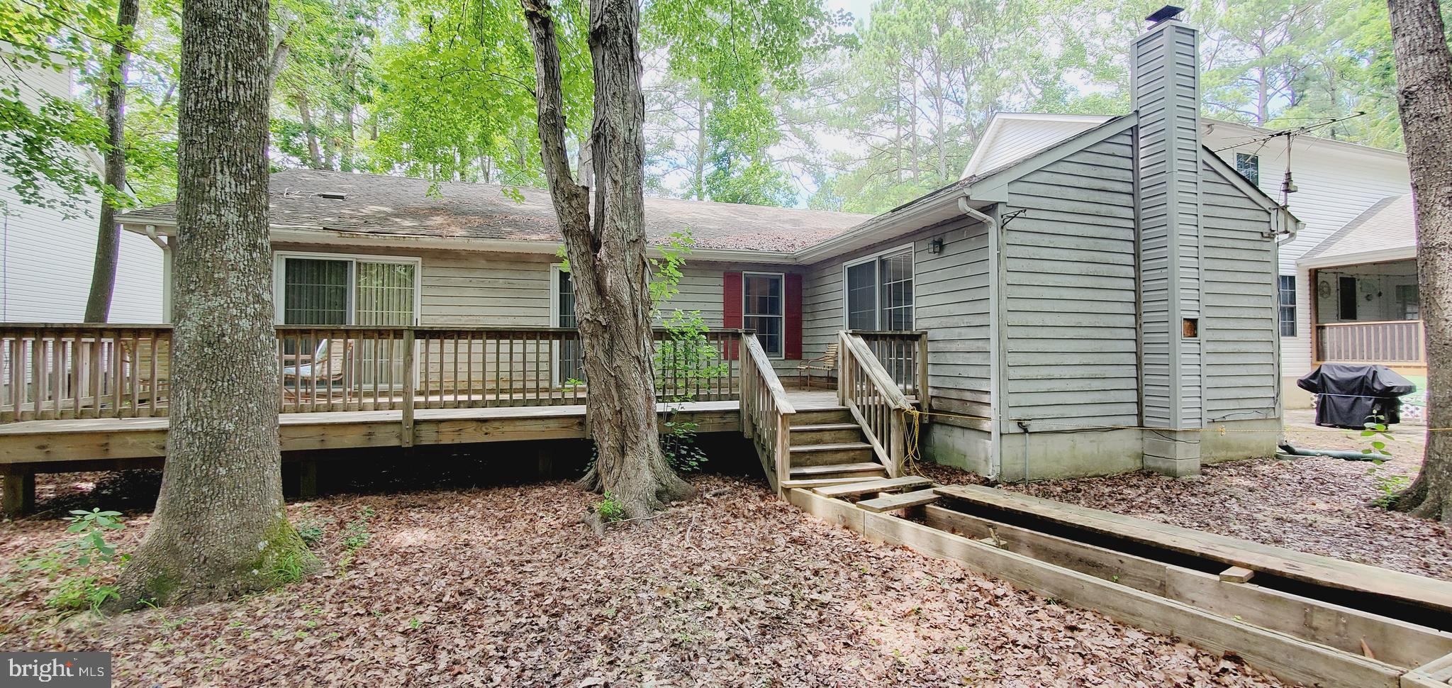 12 Gloucester Road Berlin, MD 21811 - Photo 28 of 29 Back Deck