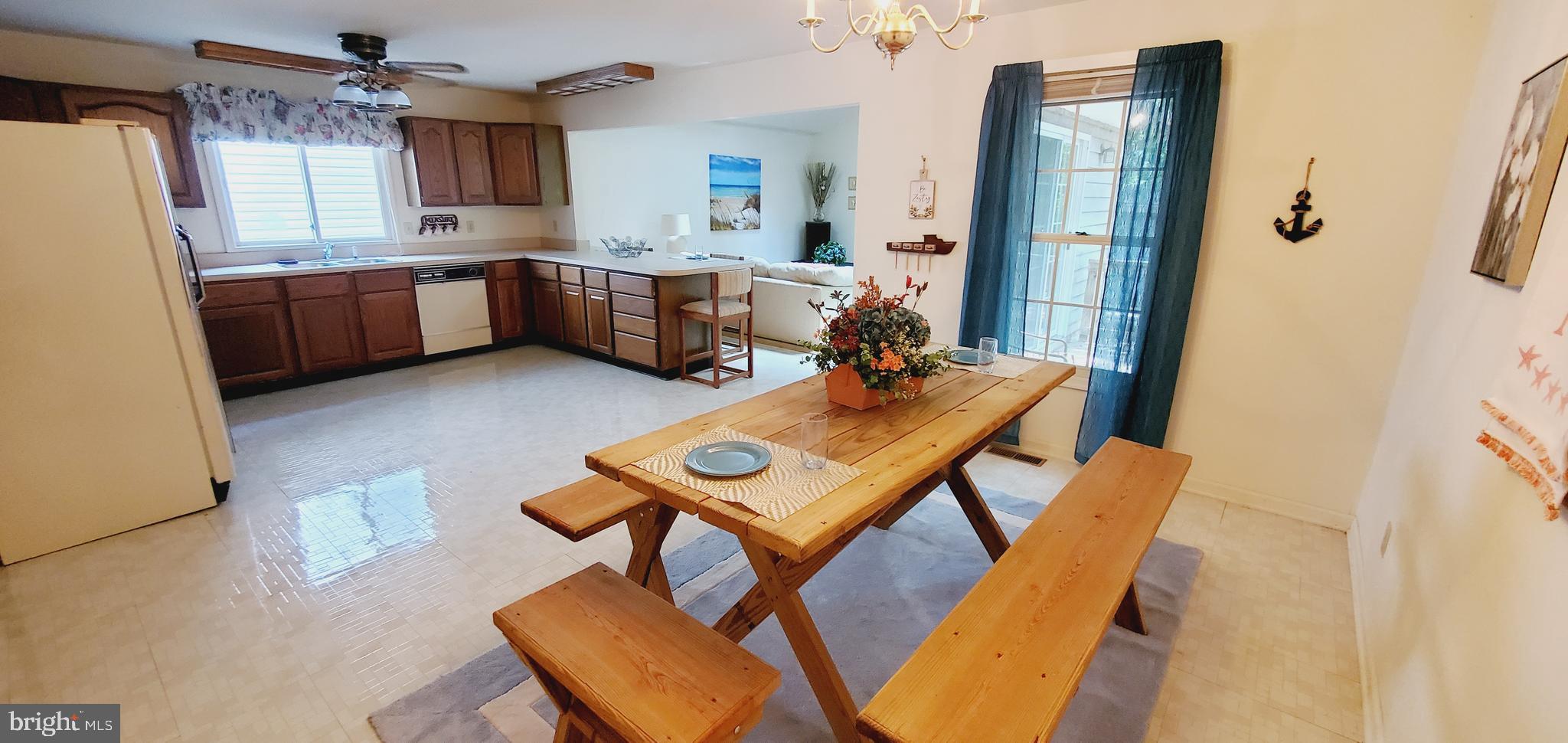 12 Gloucester Road Berlin, MD 21811 - Photo 7 of 29 Kitchen