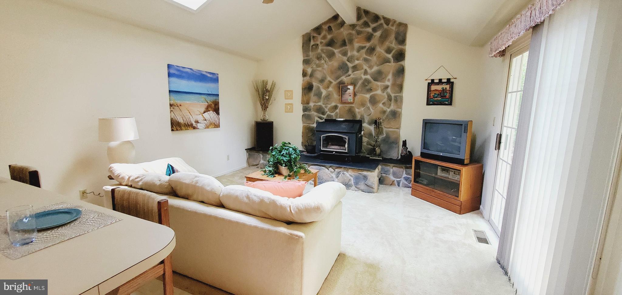 12 Gloucester Road Berlin, MD 21811 - Photo 10 of 29 Family rm