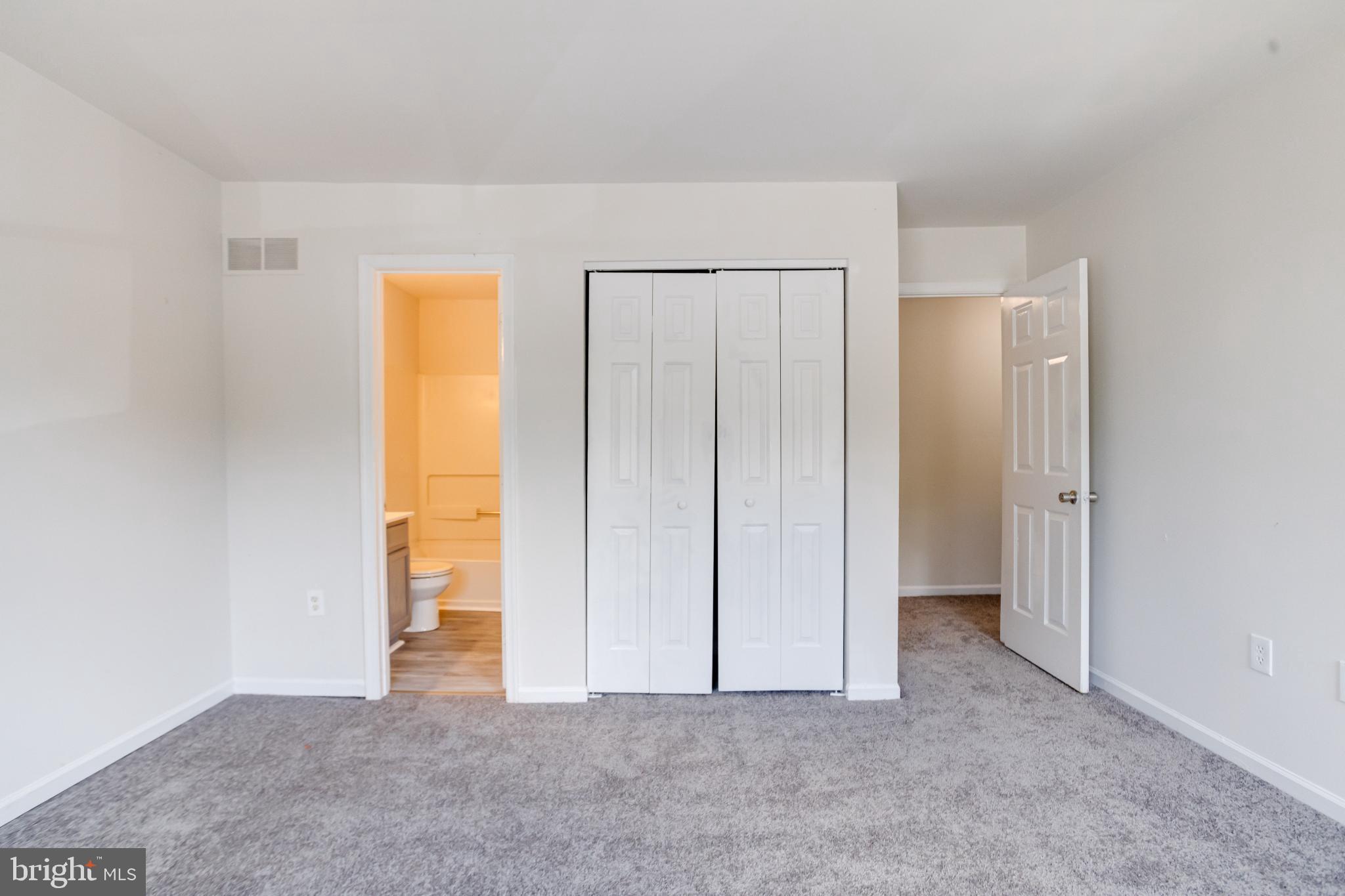 182 East Village Road Elkton, MD 21921 - Photo 20 of 42 Spacious, versatile room with modern design.