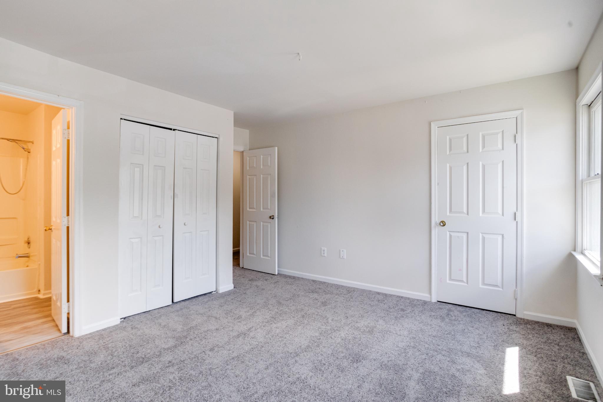 182 East Village Road Elkton, MD 21921 - Photo 21 of 42 Spacious, light-filled room with potential.