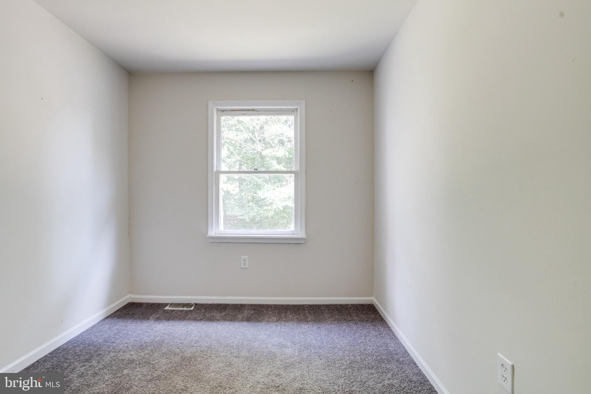 182 East Village Road Elkton, MD 21921 - Photo 27 of 42 Bright, airy space with natural light.
